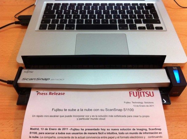 Fujitsu ScanSnap S11001 605x451 Escáner Fujitsu ScanSnap S1100