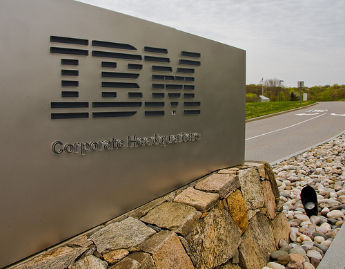 IBM y Bechtle cierran un contrato por valor de 115 millones de dólares con la Comisión Europea IBM y Bechtle cierran un contrato por valor de 115 millones de dólares con la Comisión Europea