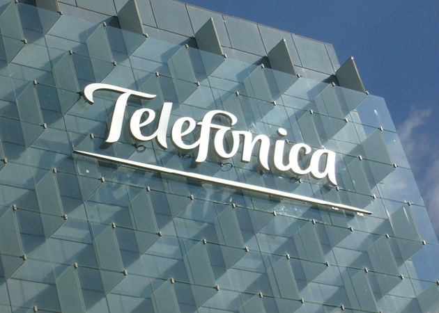 La Unión Europea no ve bien la operación de compra de E-Plus por parte de Telefónica La Unión Europea no ve bien la operación de compra de E-Plus por parte de Telefónica
