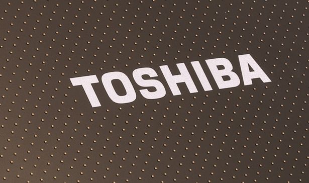 toshiba-logo-on-its-netbook