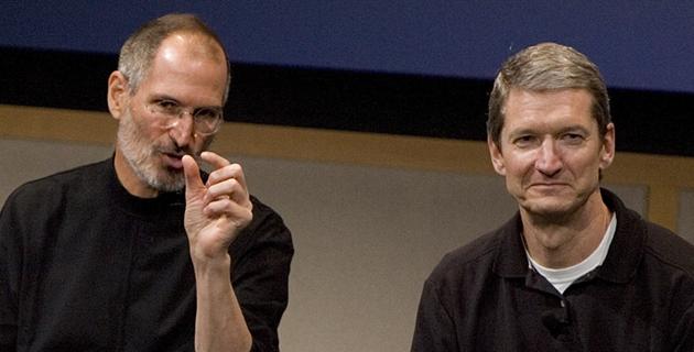 Tim Cook y Steve Jobs