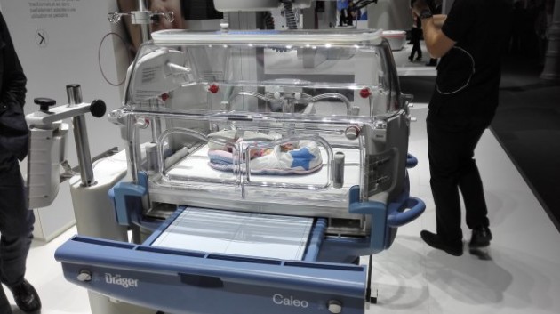 Incubadora portátil capaz de realizar diagnósticos por imagen