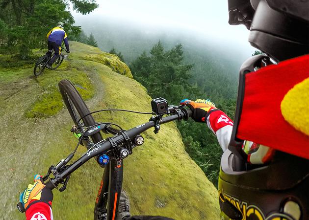 GoPro se va de compras en mitad de su crisis