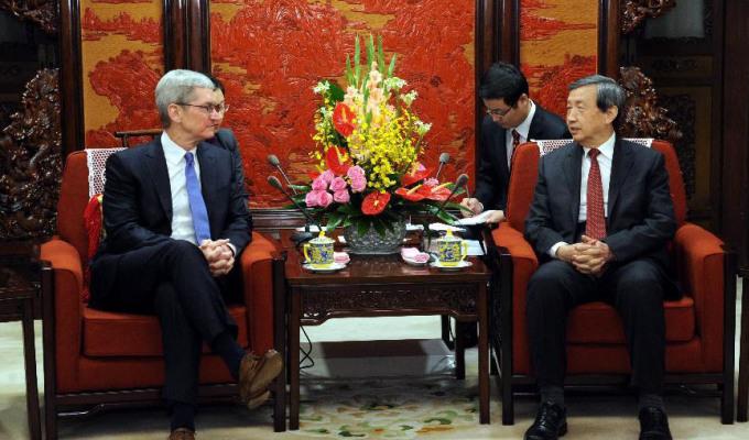 Apple Tim Cook viajará a China para solucionar la situación