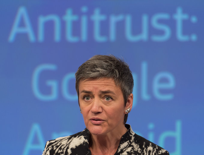 La Comisaria Europea de Competencia sigue abierta a obligar a Google a dividirse