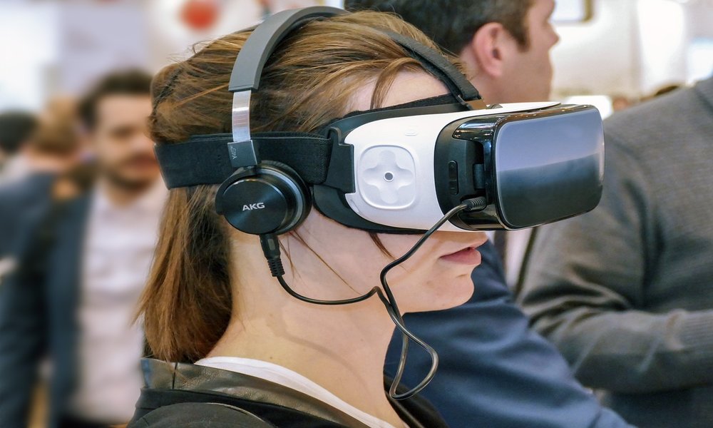 LG crea sistema de Inteligencia Artificial que acaba con las náuseas al utilizar realidad virtual