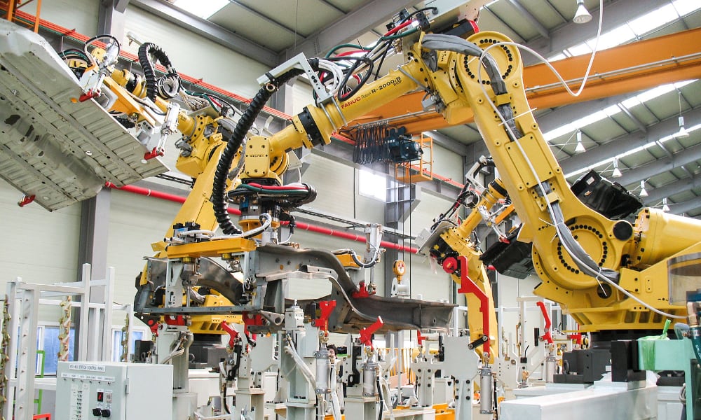 robots-at-factory