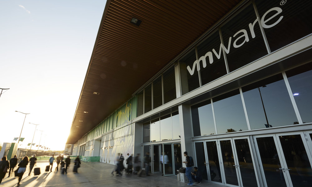 VMware actualiza la suite de gestión cloud vRealize: más automatización y soporte de Kubernetes