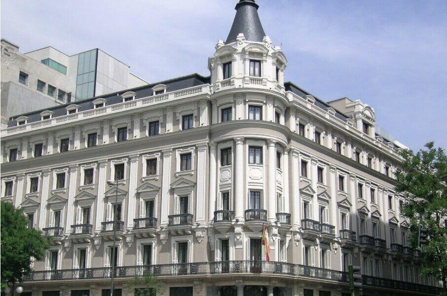 La CNMC abre expediente sancionador a Apple y Amazon por posibles prácticas anticompetitivas