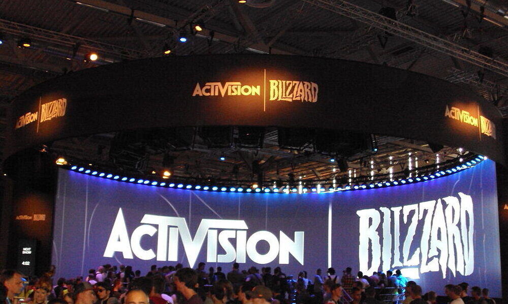 Activision Blizzard acusada formalmente de retener y eliminar pruebas tras demanda por acoso