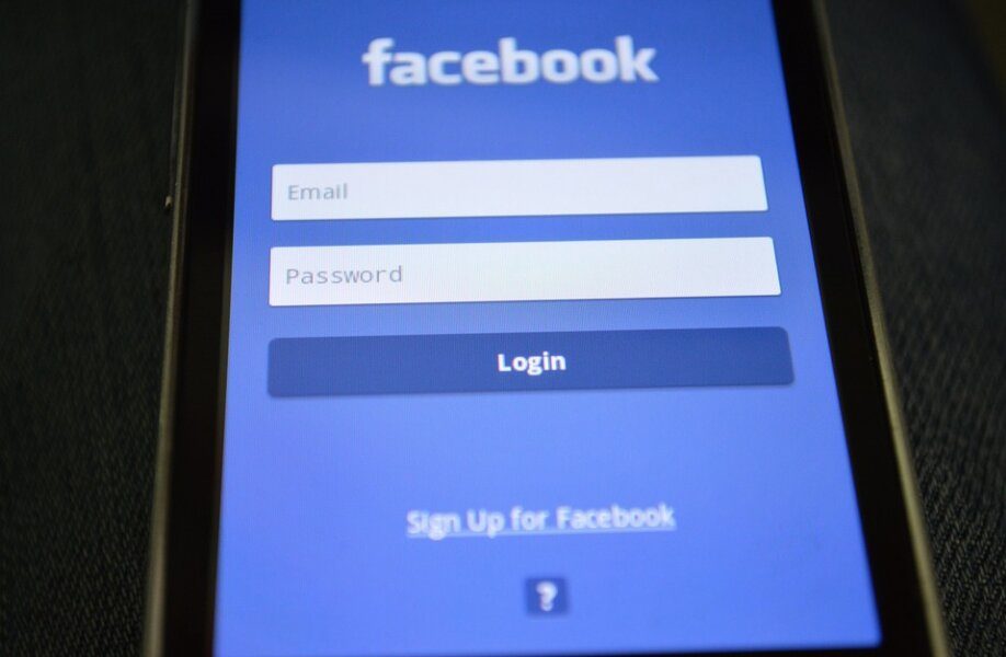 Caen Facebook, WhatsApp e Instagram y la compañía deja de ingresar 60 millones (y Zuckerberg 6.000)