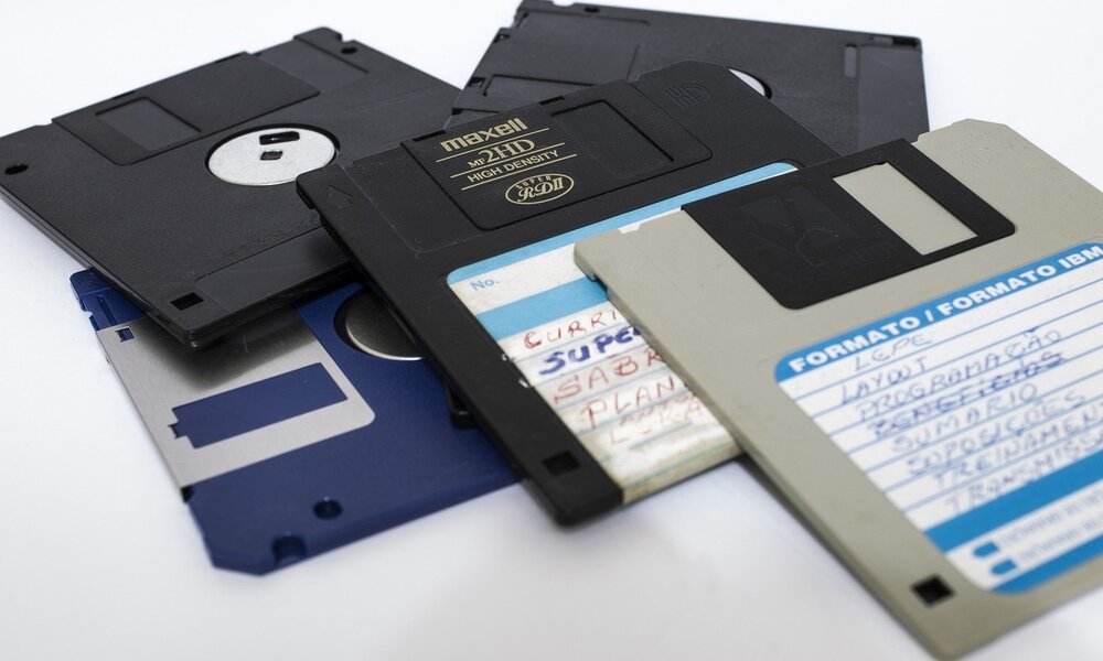 El Ministro de digitalización de Japón declara la guerra a los disquetes