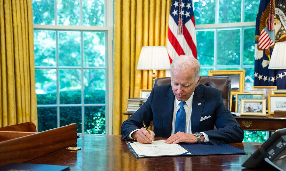 Biden aprueba implementar un nuevo marco de protección de datos entre EEUU y la UE