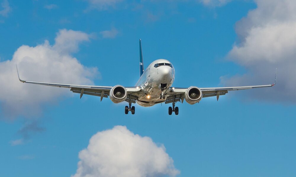 La Comisión Europea abre la puerta a usar el smartphone en los vuelos en la UE