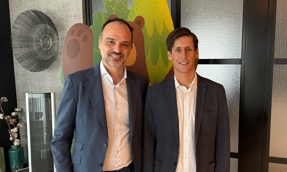 Alejandro Romero, senior AVP Energy, Telco & Financial Services de Salesforce., y Andrés del Zotto de Telefónica