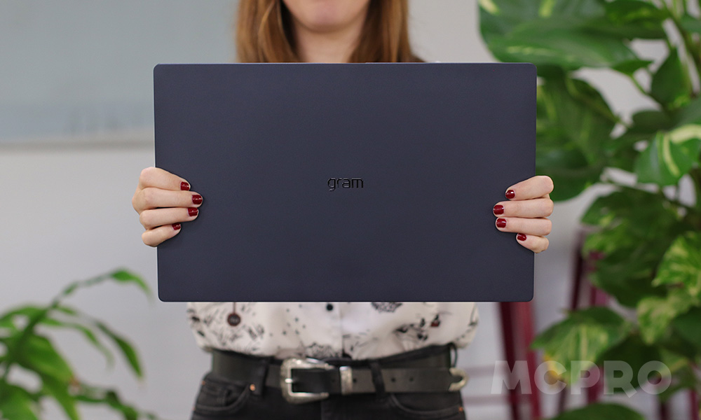 Review LG Gram Superslim OLED: siempre contigo