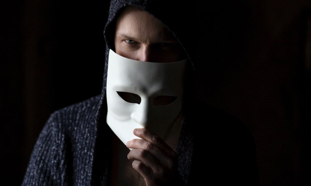 McAfee lleva al CES 2024 Project Mockingbird, tecnología para detectar deepfakes de audio