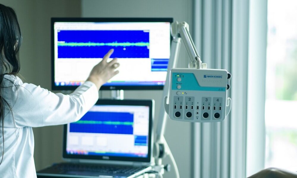 Cinco maneras en las que la IA generativa está mejorando la atención sanitaria