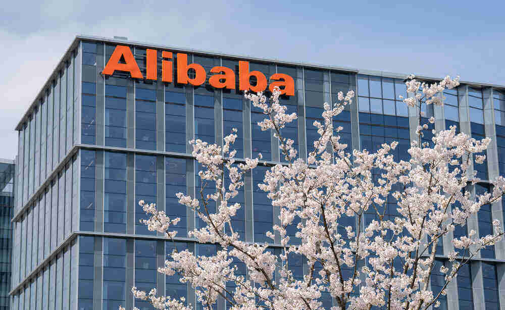 Alibaba sube la presión: asegura que su modelo de IA Qwen 2.5-Max supera a DeepSeek