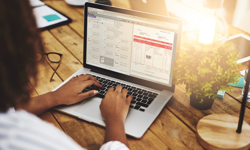DocuWare - Procesamiento inteligente de documentos con IA