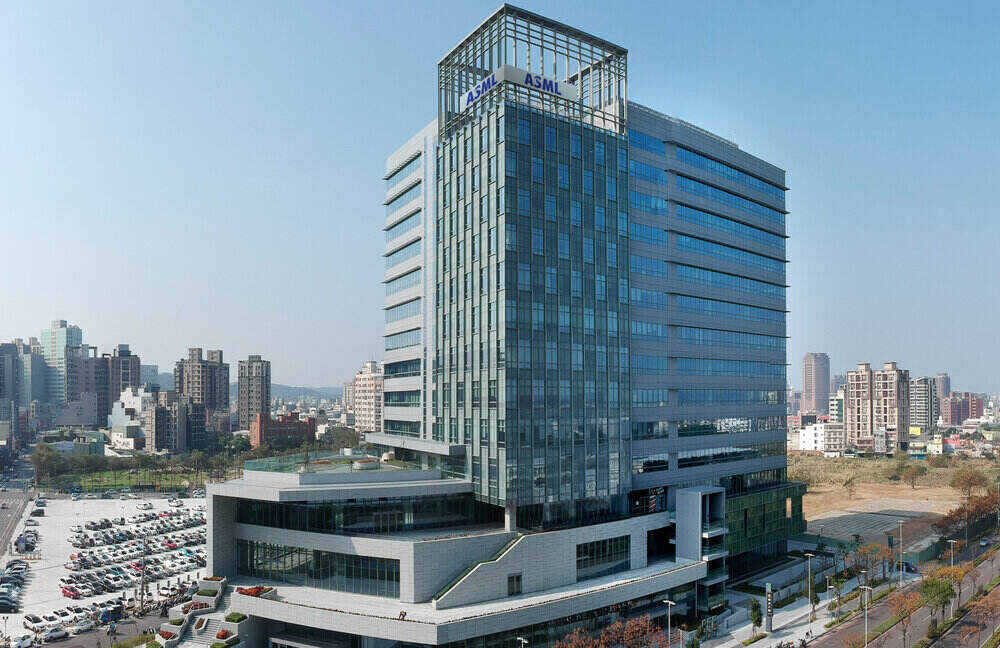 El gigante europeo de maquinaria de fabricación de chips ASML invierte 1.300 millones en Mistral AI
