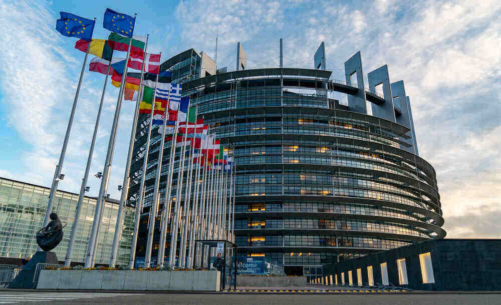 El Parlamento Europeo bloquea el acceso a herramientas de IA a parlamentarios y empleados