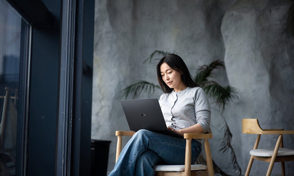 ASUS ExpertBook A7, 26 horas de autonomía en un portátil ligero para profesionales